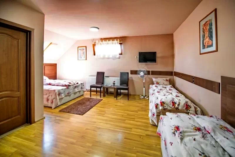 Târgu Secuiesc Cazare | Pensiune (K1427-12) Imaginea poate fi supusă drepturilor de autor. Se recomandă contactarea titularului drepturilor. Târgu Secuiesc Cazare | Pensiune (K1427-12) Imaginea poate fi supusă drepturilor de autor. Se recomandă contactarea titularului drepturilor.