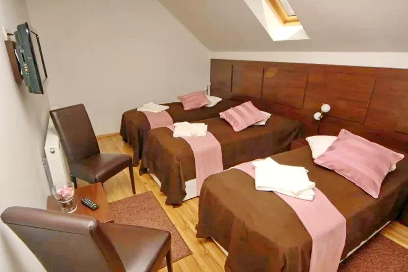 Kézdivásárhely Szállás | Panzió (K1427-39) A kép szerzői jogvédelem alatt állhat. Javasolt a kapcsolatfelvétel a jog tulajdonossal. Kézdivásárhely Szállás | Panzió (K1427-39) A kép szerzői jogvédelem alatt állhat. Javasolt a kapcsolatfelvétel a jog tulajdonossal.