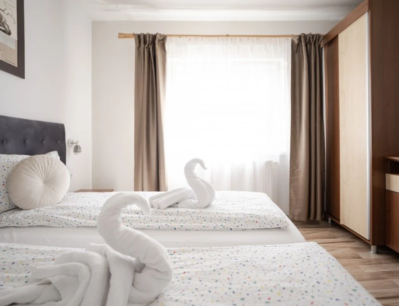 Cazare Odorheiu Secuiesc - Apartament Flora | Székelyudvarhely - Flóra Apartman. Imaginea poate fi supusă drepturilor de autor. Se recomandă contactarea titularului drepturilor.