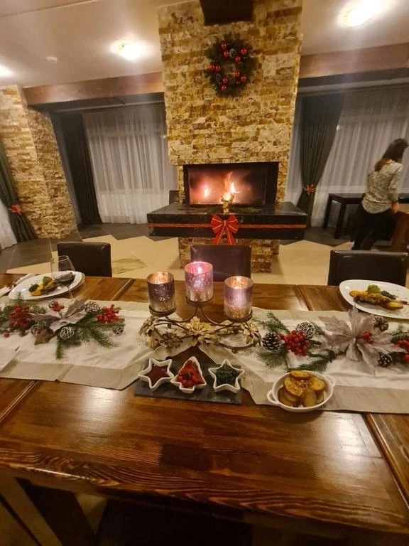 Brașov Cazare | Pensiune (K1593-8) Imaginea poate fi supusă drepturilor de autor. Se recomandă contactarea titularului drepturilor. Brașov Cazare | Pensiune (K1593-8) Imaginea poate fi supusă drepturilor de autor. Se recomandă contactarea titularului drepturilor.