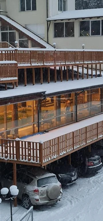 Brașov Cazare | Pensiune (K1593-10) Imaginea poate fi supusă drepturilor de autor. Se recomandă contactarea titularului drepturilor. Brașov Cazare | Pensiune (K1593-10) Imaginea poate fi supusă drepturilor de autor. Se recomandă contactarea titularului drepturilor.