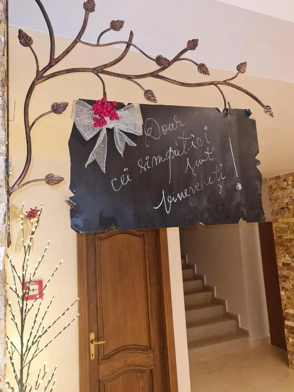 Brașov Cazare | Pensiune (K1593-12) Imaginea poate fi supusă drepturilor de autor. Se recomandă contactarea titularului drepturilor. Brașov Cazare | Pensiune (K1593-12) Imaginea poate fi supusă drepturilor de autor. Se recomandă contactarea titularului drepturilor.