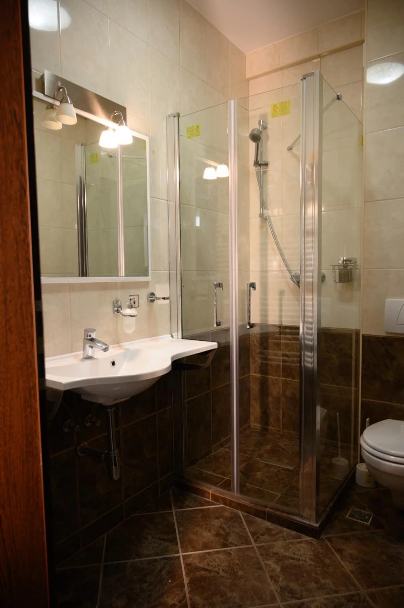 Brassó Szállás | Panzió (K1593-14) A kép szerzői jogvédelem alatt állhat. Javasolt a kapcsolatfelvétel a jog tulajdonossal.