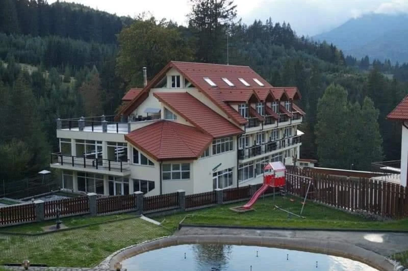 Brașov Cazare | Pensiune (K1593-30) Imaginea poate fi supusă drepturilor de autor. Se recomandă contactarea titularului drepturilor. Brașov Cazare | Pensiune (K1593-30) Imaginea poate fi supusă drepturilor de autor. Se recomandă contactarea titularului drepturilor.