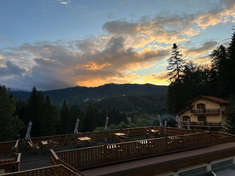 Brassó Szállás | Panzió (K1593-40) A kép szerzői jogvédelem alatt állhat. Javasolt a kapcsolatfelvétel a jog tulajdonossal.