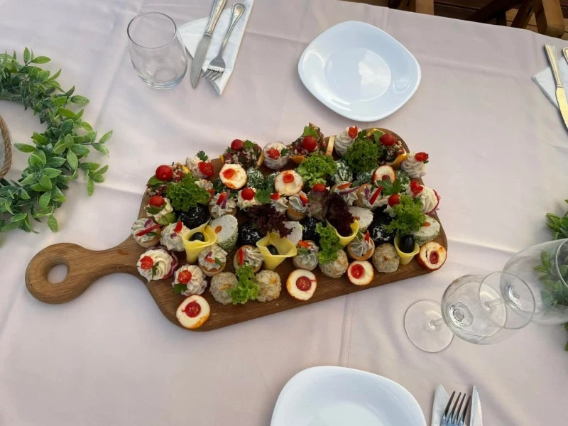 Brașov Cazare | Pensiune (K1593-68) Imaginea poate fi supusă drepturilor de autor. Se recomandă contactarea titularului drepturilor. Brașov Cazare | Pensiune (K1593-68) Imaginea poate fi supusă drepturilor de autor. Se recomandă contactarea titularului drepturilor.