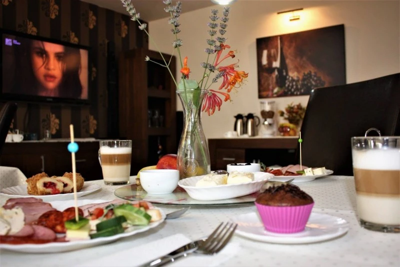 Déva Szállás | Panzió (K1152-4) A kép szerzői jogvédelem alatt állhat. Javasolt a kapcsolatfelvétel a jog tulajdonossal. Déva Szállás | Panzió (K1152-4) A kép szerzői jogvédelem alatt állhat. Javasolt a kapcsolatfelvétel a jog tulajdonossal.