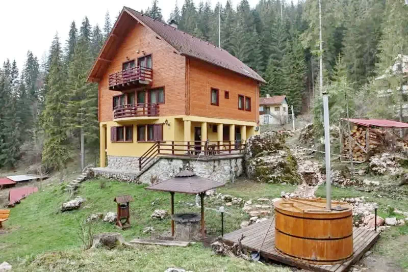 Lacu Roșu Cazare | Vilă (K0254-1) Imaginea poate fi supusă drepturilor de autor. Se recomandă contactarea titularului drepturilor.