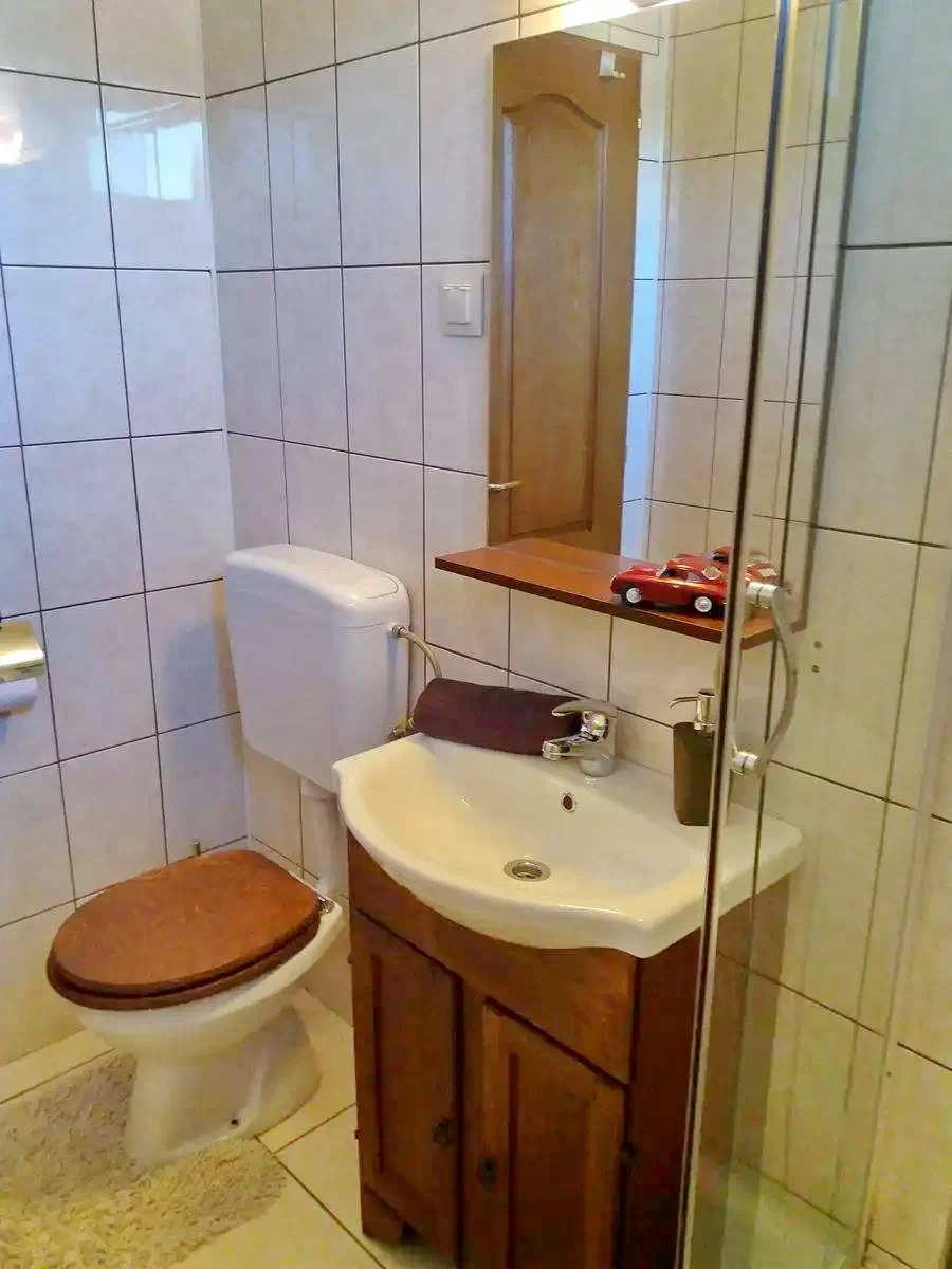 Odorheiu Secuiesc Cazare | Pensiune (K0384-15) Imaginea poate fi supusă drepturilor de autor. Se recomandă contactarea titularului drepturilor.