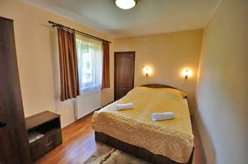 Odorheiu Secuiesc Cazare | Vilă (K0636-10) Imaginea poate fi supusă drepturilor de autor. Se recomandă contactarea titularului drepturilor.