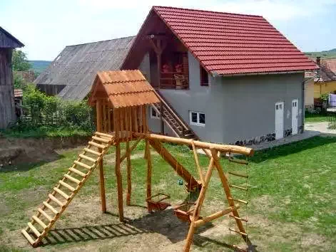 Odorheiu Secuiesc Cazare | Cabană (K0502-20) Imaginea poate fi supusă drepturilor de autor. Se recomandă contactarea titularului drepturilor.