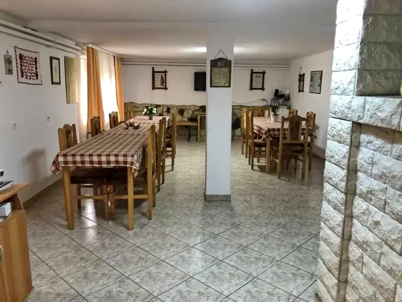 Odorheiu Secuiesc Cazare | Cabană (K1359-1) Imaginea poate fi supusă drepturilor de autor. Se recomandă contactarea titularului drepturilor.