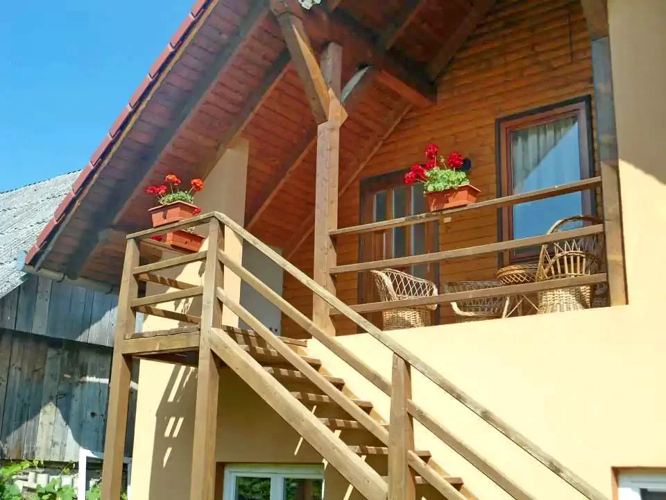 Székelyudvarhely Szállás | Kulcsosház (K1359-22) A kép szerzői jogvédelem alatt állhat. Javasolt a kapcsolatfelvétel a jog tulajdonossal. Székelyudvarhely Szállás | Kulcsosház (K1359-22) A kép szerzői jogvédelem alatt állhat. Javasolt a kapcsolatfelvétel a jog tulajdonossal.