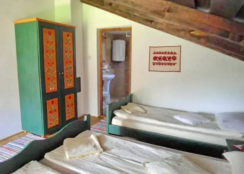 Odorheiu Secuiesc Cazare | Cabană (K1359-66) Imaginea poate fi supusă drepturilor de autor. Se recomandă contactarea titularului drepturilor.