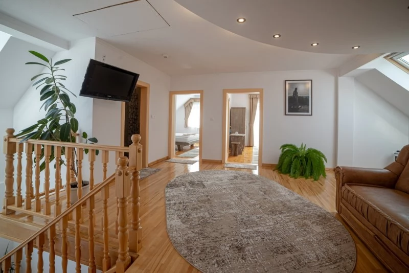 Székelyudvarhely Szállás | Vendégház (K1501-4) A kép szerzői jogvédelem alatt állhat. Javasolt a kapcsolatfelvétel a jog tulajdonossal.