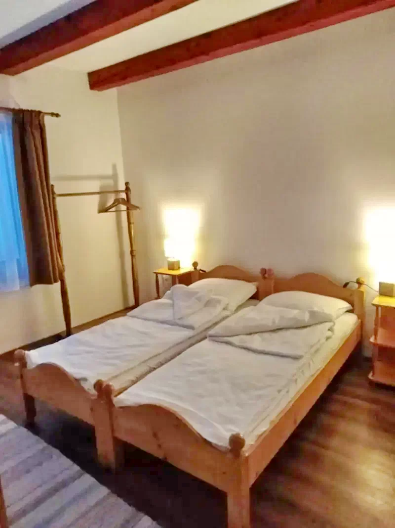 Székelyudvarhely Szállás | Panzió (K0101-8) A kép szerzői jogvédelem alatt állhat. Javasolt a kapcsolatfelvétel a jog tulajdonossal. Székelyudvarhely Szállás | Panzió (K0101-8) A kép szerzői jogvédelem alatt állhat. Javasolt a kapcsolatfelvétel a jog tulajdonossal.