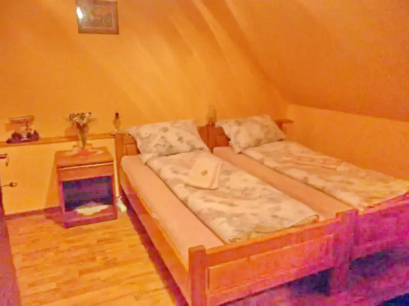 Odorheiu Secuiesc Cazare | Casă de oaspeți (K0159-16) Imaginea poate fi supusă drepturilor de autor. Se recomandă contactarea titularului drepturilor.