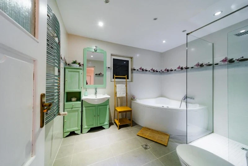 Harghita Madaras Cazare | Casă de apartamente (K1592-74) Imaginea poate fi supusă drepturilor de autor. Se recomandă contactarea titularului drepturilor. Harghita Madaras Cazare | Casă de apartamente (K1592-74) Imaginea poate fi supusă drepturilor de autor. Se recomandă contactarea titularului drepturilor.