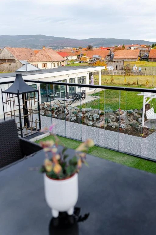 Harghita Madaras Cazare | Casă de apartamente (K1592-82) Imaginea poate fi supusă drepturilor de autor. Se recomandă contactarea titularului drepturilor. Harghita Madaras Cazare | Casă de apartamente (K1592-82) Imaginea poate fi supusă drepturilor de autor. Se recomandă contactarea titularului drepturilor.