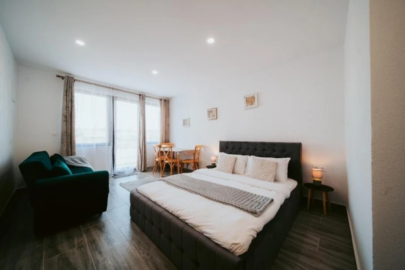 Madarasi Hargita Szállás | Apartmanház (K1592-91) A kép szerzői jogvédelem alatt állhat. Javasolt a kapcsolatfelvétel a jog tulajdonossal. Madarasi Hargita Szállás | Apartmanház (K1592-91) A kép szerzői jogvédelem alatt állhat. Javasolt a kapcsolatfelvétel a jog tulajdonossal.