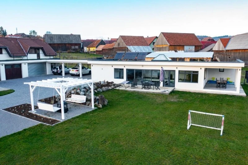 Madarasi Hargita Szállás | Apartmanház (K1592-92) A kép szerzői jogvédelem alatt állhat. Javasolt a kapcsolatfelvétel a jog tulajdonossal. Madarasi Hargita Szállás | Apartmanház (K1592-92) A kép szerzői jogvédelem alatt állhat. Javasolt a kapcsolatfelvétel a jog tulajdonossal.