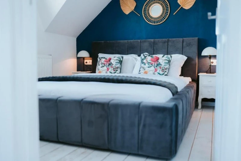 Madarasi Hargita Szállás | Apartmanház (K1592-94) A kép szerzői jogvédelem alatt állhat. Javasolt a kapcsolatfelvétel a jog tulajdonossal. Madarasi Hargita Szállás | Apartmanház (K1592-94) A kép szerzői jogvédelem alatt állhat. Javasolt a kapcsolatfelvétel a jog tulajdonossal.