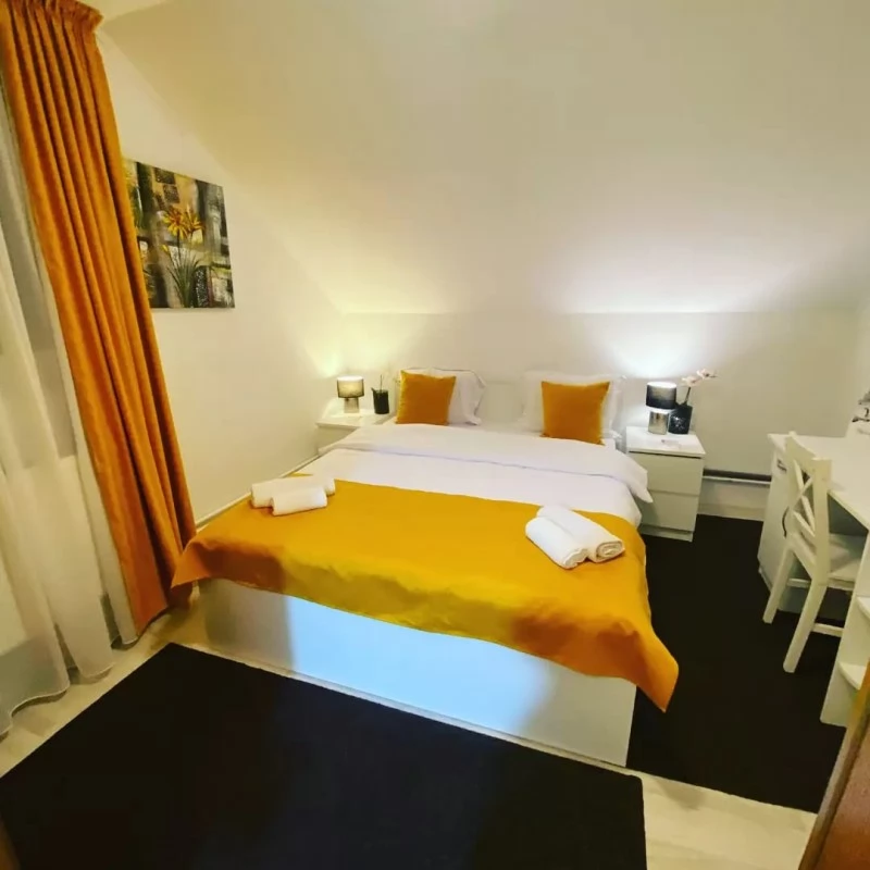 Brașov Cazare | Pensiune (K0127-39) Imaginea poate fi supusă drepturilor de autor. Se recomandă contactarea titularului drepturilor.