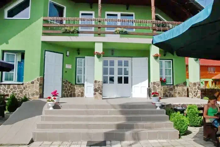 Harghita Madaras Cazare | Pensiune (K1141-20) Imaginea poate fi supusă drepturilor de autor. Se recomandă contactarea titularului drepturilor.