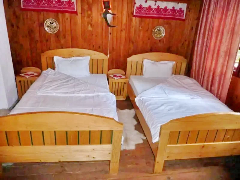 Harghita Madaras Cazare | Cabană (K0281-8) Imaginea poate fi supusă drepturilor de autor. Se recomandă contactarea titularului drepturilor.