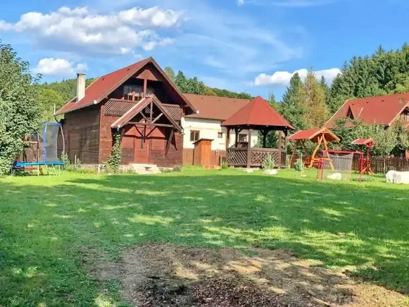 Harghita Madaras Cazare | Cabană (K0889-2) Imaginea poate fi supusă drepturilor de autor. Se recomandă contactarea titularului drepturilor. Harghita Madaras Cazare | Cabană (K0889-2) Imaginea poate fi supusă drepturilor de autor. Se recomandă contactarea titularului drepturilor.