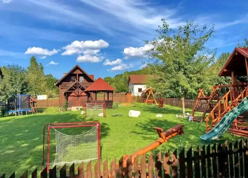 Harghita Madaras Cazare | Cabană (K0889-5) Imaginea poate fi supusă drepturilor de autor. Se recomandă contactarea titularului drepturilor. Harghita Madaras Cazare | Cabană (K0889-5) Imaginea poate fi supusă drepturilor de autor. Se recomandă contactarea titularului drepturilor.