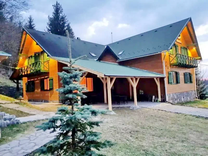 Harghita Madaras Cazare | Pensiune (K1286-16) Imaginea poate fi supusă drepturilor de autor. Se recomandă contactarea titularului drepturilor.