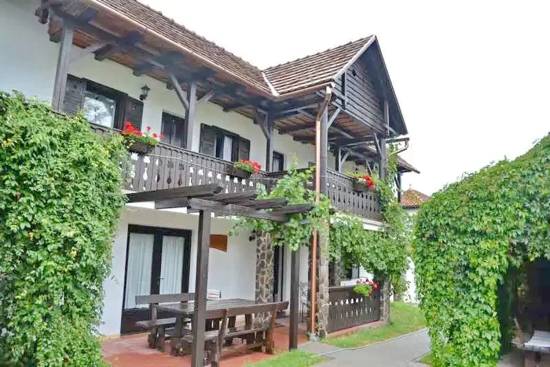 Székelyudvarhely Szállás | Panzió (K0356-12) A kép szerzői jogvédelem alatt állhat. Javasolt a kapcsolatfelvétel a jog tulajdonossal.