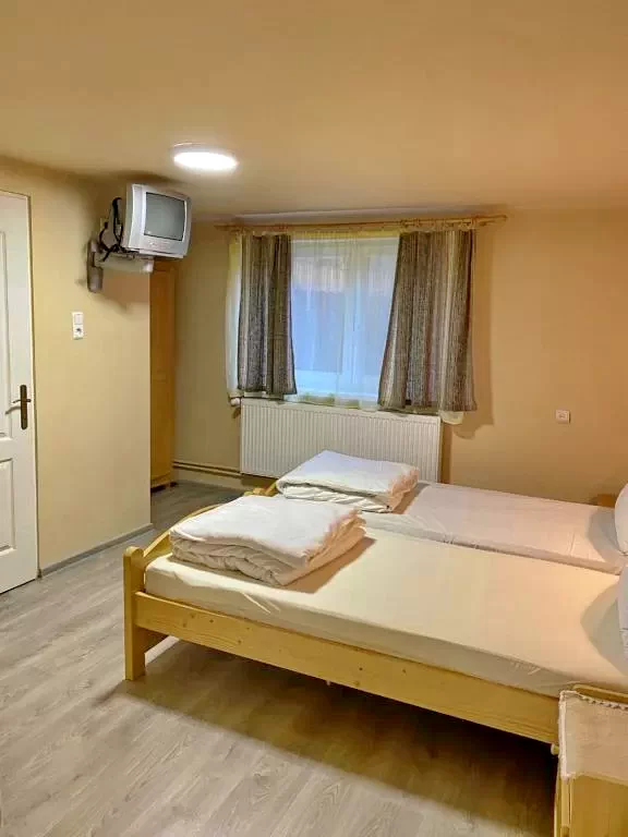 Székelyudvarhely Szállás | Panzió (K0359-15) A kép szerzői jogvédelem alatt állhat. Javasolt a kapcsolatfelvétel a jog tulajdonossal. Székelyudvarhely Szállás | Panzió (K0359-15) A kép szerzői jogvédelem alatt állhat. Javasolt a kapcsolatfelvétel a jog tulajdonossal.