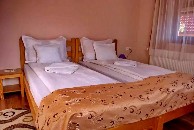 Székelyudvarhely Szállás | Vendégház (K1353-9) A kép szerzői jogvédelem alatt állhat. Javasolt a kapcsolatfelvétel a jog tulajdonossal.