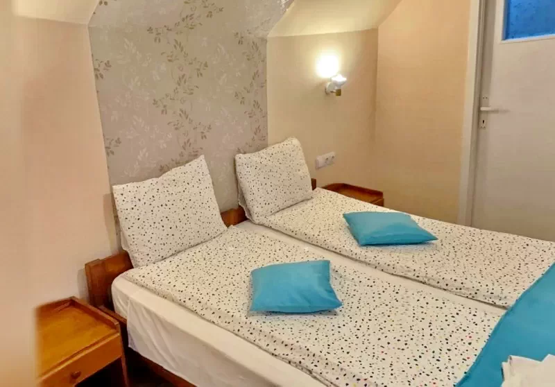 Odorheiu Secuiesc Cazare | Pensiune (K1212-13) Imaginea poate fi supusă drepturilor de autor. Se recomandă contactarea titularului drepturilor.