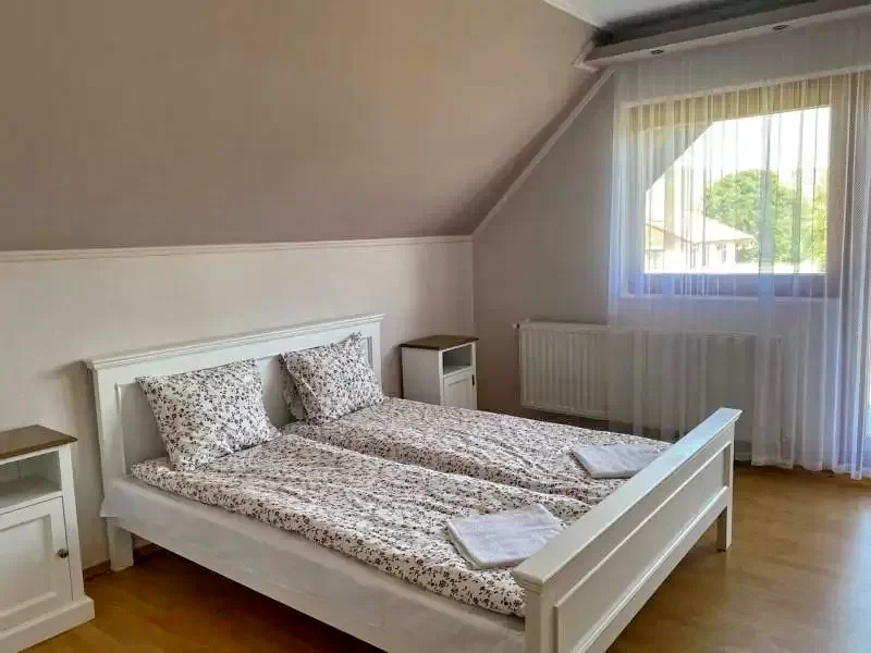 Odorheiu Secuiesc Cazare | Cabană (K1123-16) Imaginea poate fi supusă drepturilor de autor. Se recomandă contactarea titularului drepturilor.