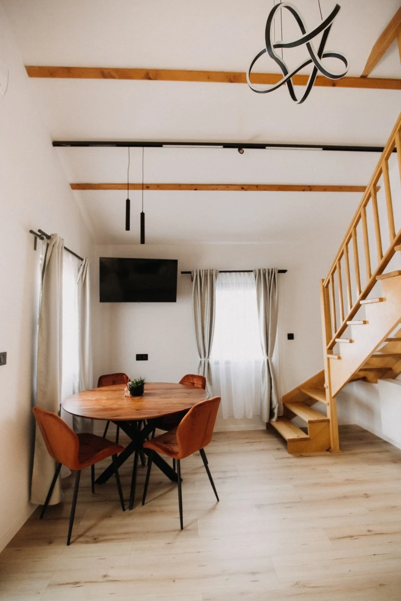 Vlăhița Cazare | Cabană (K0508-32) Imaginea poate fi supusă drepturilor de autor. Se recomandă contactarea titularului drepturilor.