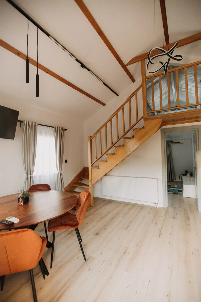 Vlăhița Cazare | Cabană (K0508-36) Imaginea poate fi supusă drepturilor de autor. Se recomandă contactarea titularului drepturilor.