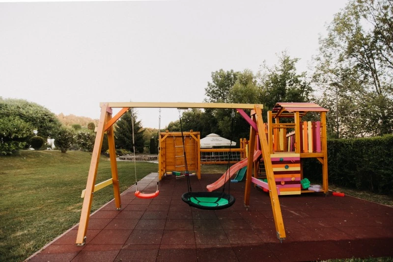 Vlăhița Cazare | Cabană (K0508-109) Imaginea poate fi supusă drepturilor de autor. Se recomandă contactarea titularului drepturilor.