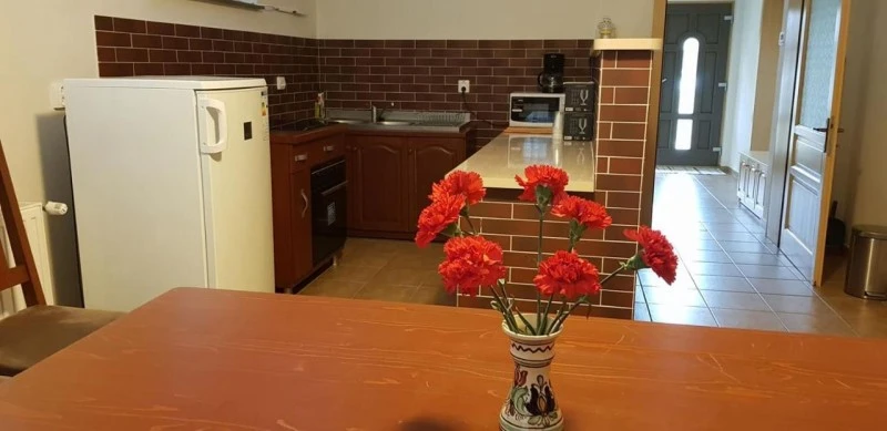 Căpâlnița Cazare | Pensiune (K1240-14) Imaginea poate fi supusă drepturilor de autor. Se recomandă contactarea titularului drepturilor.