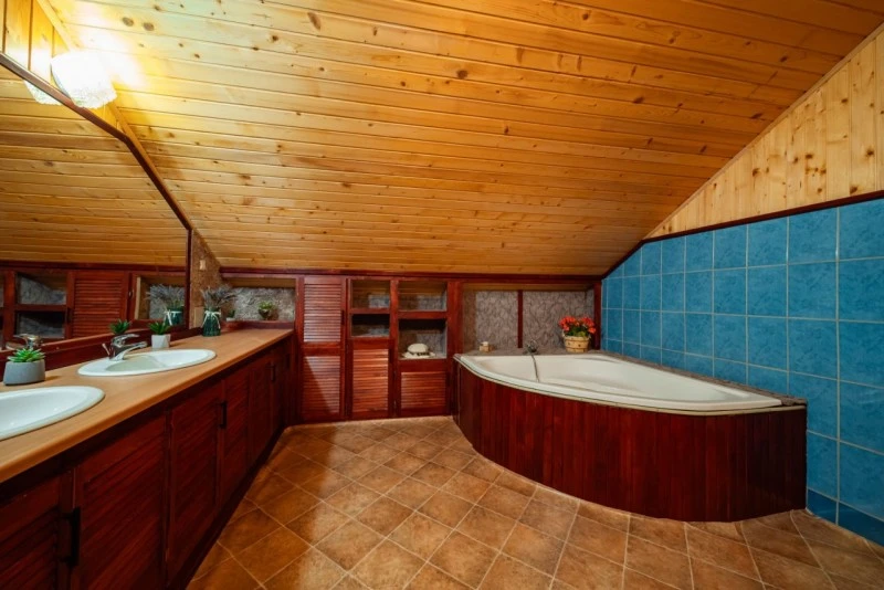 Izvoare Cazare | Cabană (K0225-18) Imaginea poate fi supusă drepturilor de autor. Se recomandă contactarea titularului drepturilor. Izvoare Cazare | Cabană (K0225-18) Imaginea poate fi supusă drepturilor de autor. Se recomandă contactarea titularului drepturilor.