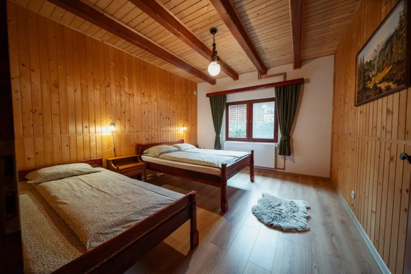 Izvoare Cazare | Cabană (K0225-61) Imaginea poate fi supusă drepturilor de autor. Se recomandă contactarea titularului drepturilor. Izvoare Cazare | Cabană (K0225-61) Imaginea poate fi supusă drepturilor de autor. Se recomandă contactarea titularului drepturilor.