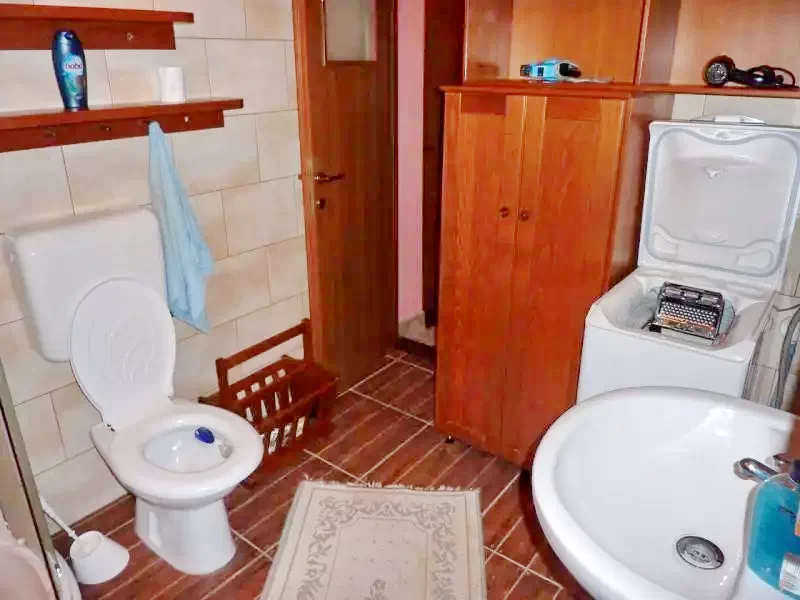 Izvoare Cazare | Cabană (K0281-9) Imaginea poate fi supusă drepturilor de autor. Se recomandă contactarea titularului drepturilor.