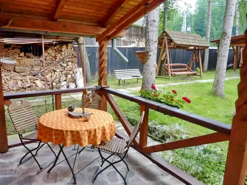 Izvoare Cazare | Cabană (K0281-21) Imaginea poate fi supusă drepturilor de autor. Se recomandă contactarea titularului drepturilor.