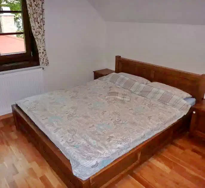 Izvoare Cazare | Cabană (K0386-16) Imaginea poate fi supusă drepturilor de autor. Se recomandă contactarea titularului drepturilor. Izvoare Cazare | Cabană (K0386-16) Imaginea poate fi supusă drepturilor de autor. Se recomandă contactarea titularului drepturilor.