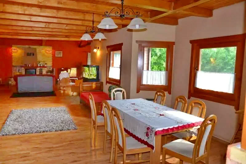 Izvoare Cazare | Cabană (K0388-2) Imaginea poate fi supusă drepturilor de autor. Se recomandă contactarea titularului drepturilor. Izvoare Cazare | Cabană (K0388-2) Imaginea poate fi supusă drepturilor de autor. Se recomandă contactarea titularului drepturilor.