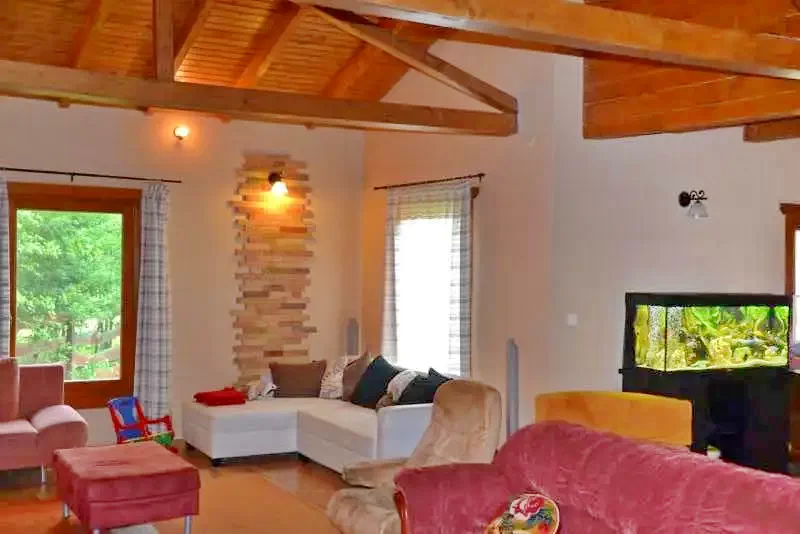 Izvoare Cazare | Cabană (K0388-3) Imaginea poate fi supusă drepturilor de autor. Se recomandă contactarea titularului drepturilor. Izvoare Cazare | Cabană (K0388-3) Imaginea poate fi supusă drepturilor de autor. Se recomandă contactarea titularului drepturilor.