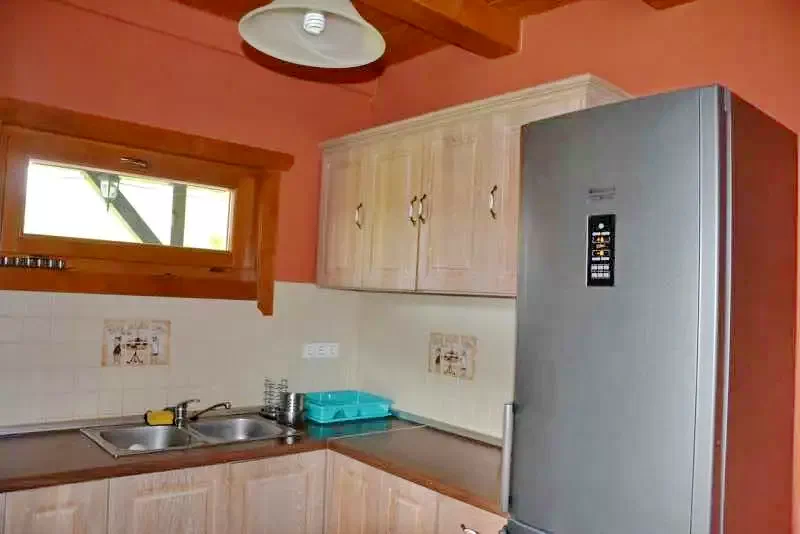 Izvoare Cazare | Cabană (K0388-5) Imaginea poate fi supusă drepturilor de autor. Se recomandă contactarea titularului drepturilor. Izvoare Cazare | Cabană (K0388-5) Imaginea poate fi supusă drepturilor de autor. Se recomandă contactarea titularului drepturilor.