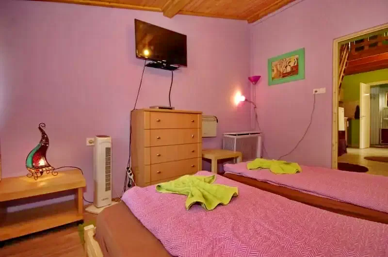 Jula Cazare | Cabană (K0005-37) Imaginea poate fi supusă drepturilor de autor. Se recomandă contactarea titularului drepturilor. Jula Cazare | Cabană (K0005-37) Imaginea poate fi supusă drepturilor de autor. Se recomandă contactarea titularului drepturilor.